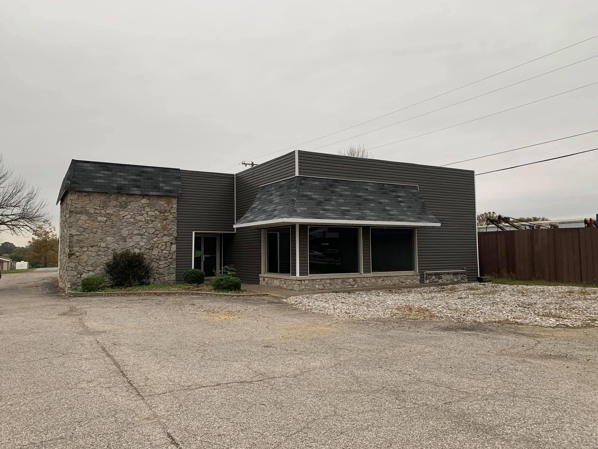 Main Photo For Commercial Space in Beaver Dam For Lease