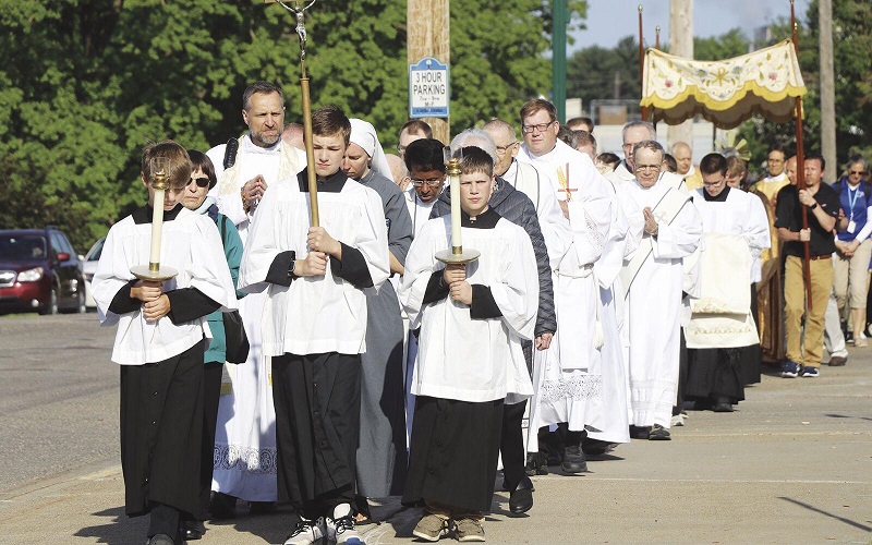 Photo gallery: Eucharistic Procession through Little Falls Main Photo
